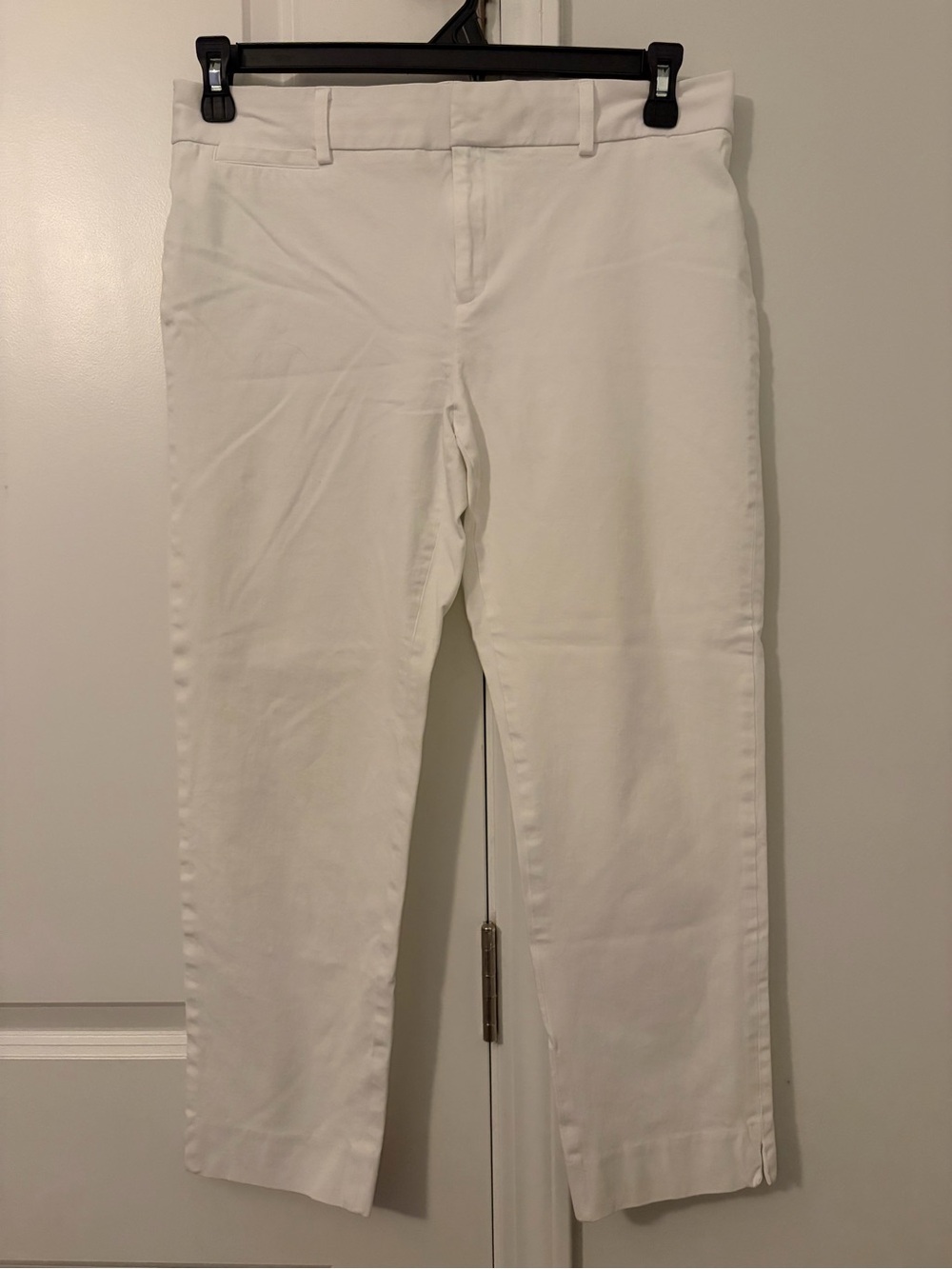 crown & ivy White Ankle Crop Jeans